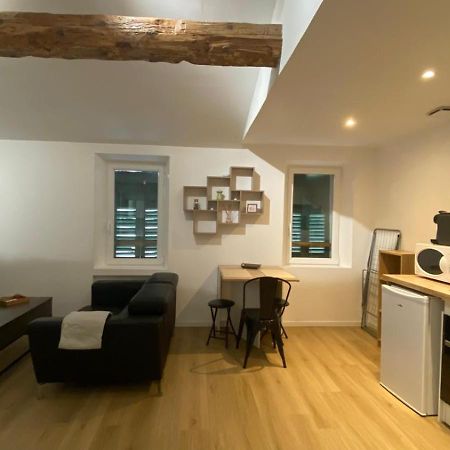 La Chrysalide Apartment La Crau Bagian luar foto