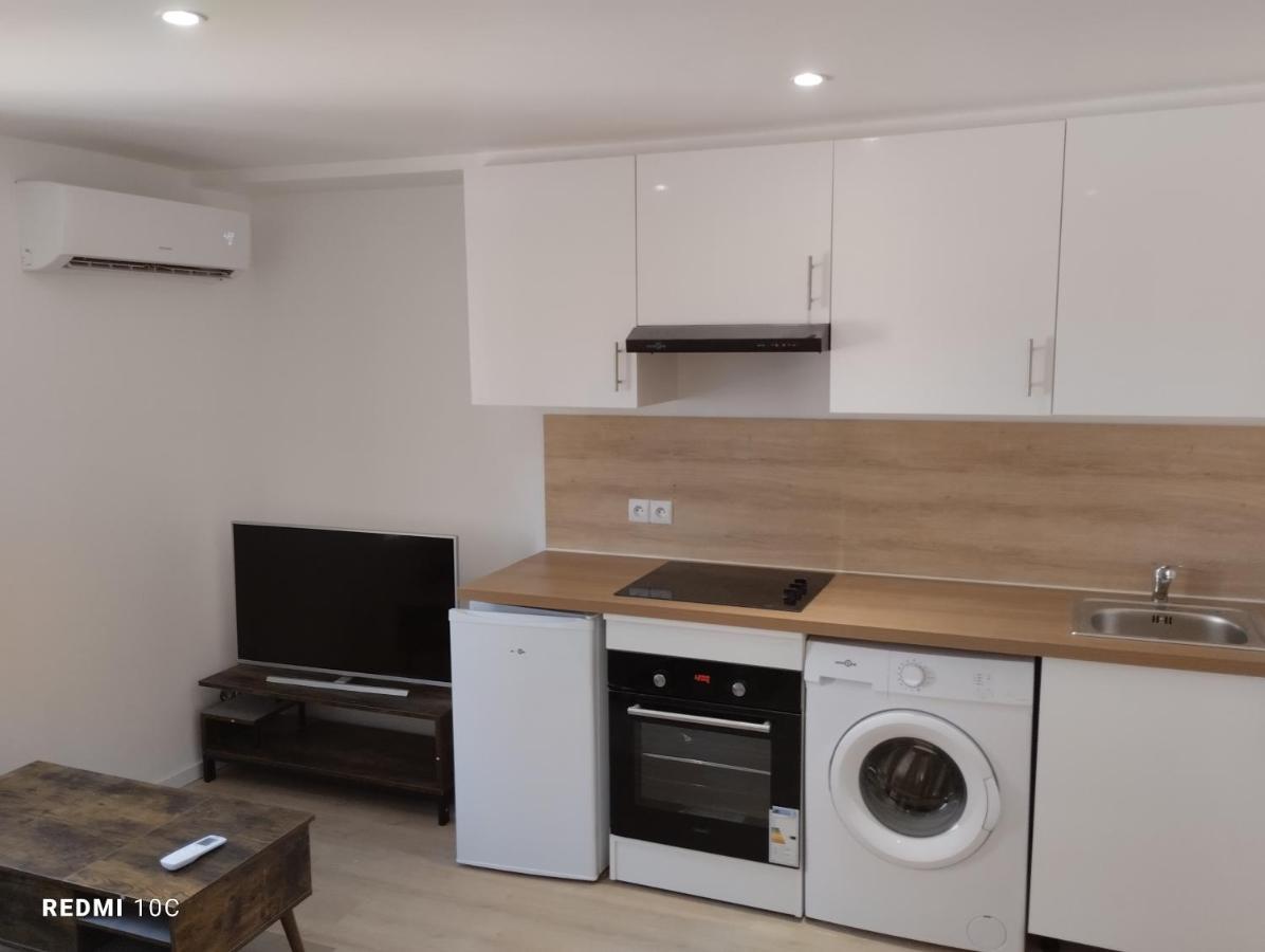 La Chrysalide Apartment La Crau Bagian luar foto