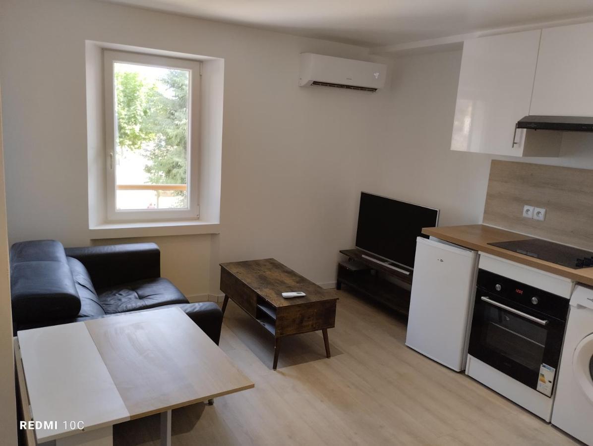 La Chrysalide Apartment La Crau Bagian luar foto
