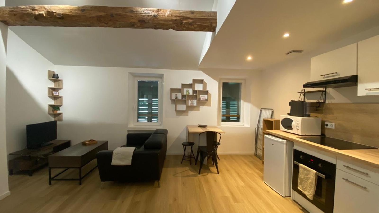 La Chrysalide Apartment La Crau Bagian luar foto